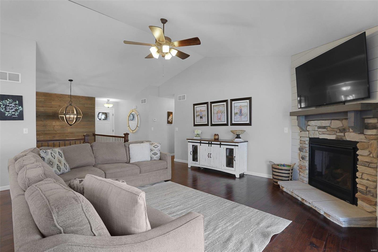 170 Gabrielle Circle Bethalto, IL 62010 - Photo 10 of 28