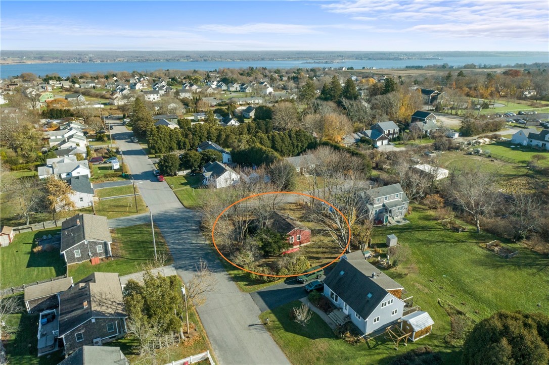 Only approx. 1 mile to McCorrie Beach