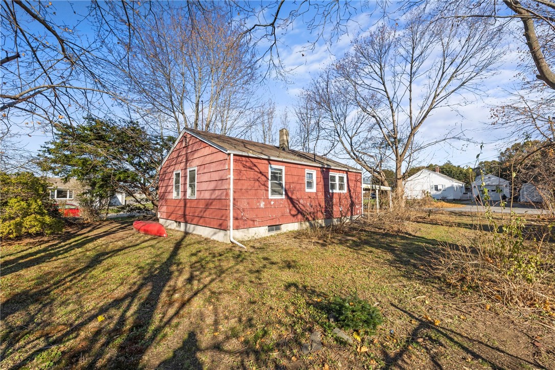 64 Martens Road Portsmouth, RI 02871 - Photo 5 of 23