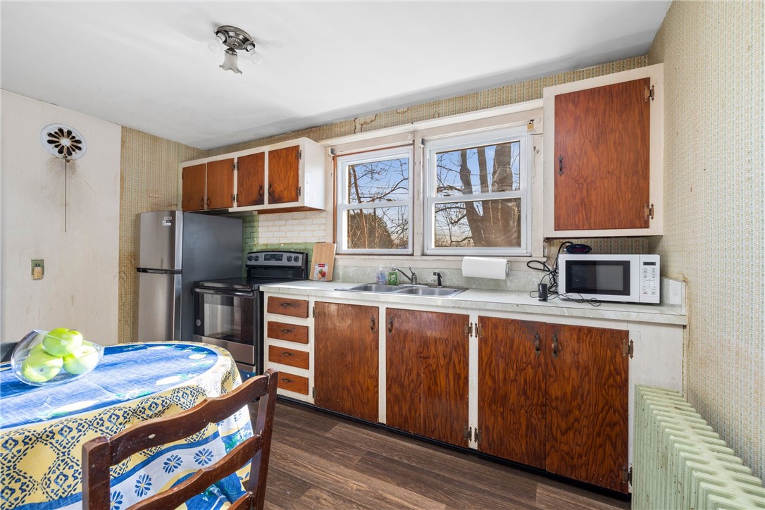 64 Martens Road Portsmouth, RI 02871 - Photo 7 of 23