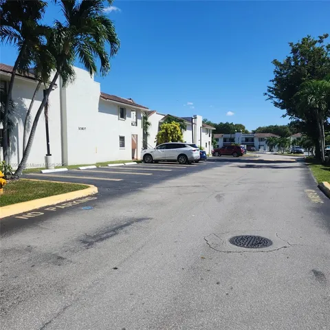a view of entryway and hall
