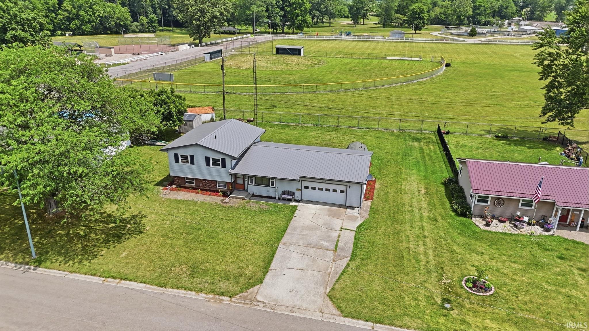373 North Park Lane Butler, IN 46721 - Photo 3 of 50