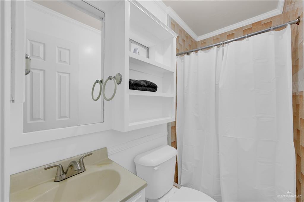 6504 Justin Street Mission, TX 78574 - Photo 14 of 22