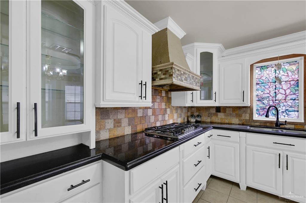 6504 Justin Street Mission, TX 78574 - Photo 5 of 22