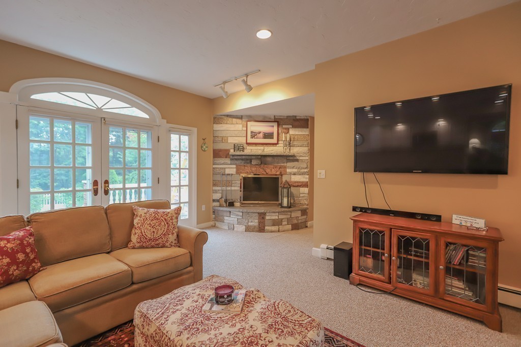 34 Wildwood Road Danvers, MA 01923 - Photo 10 of 25 Gallery Image 10