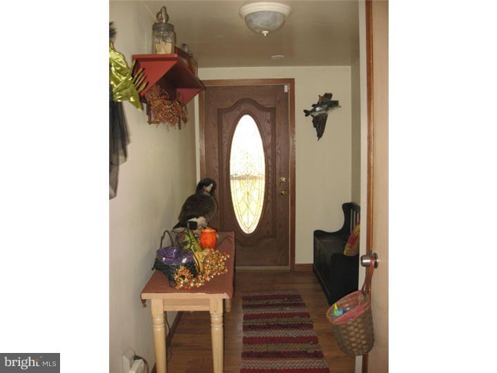 44 Garrison Road Elmer, NJ 08318 - Photo 3 of 25 Foyer