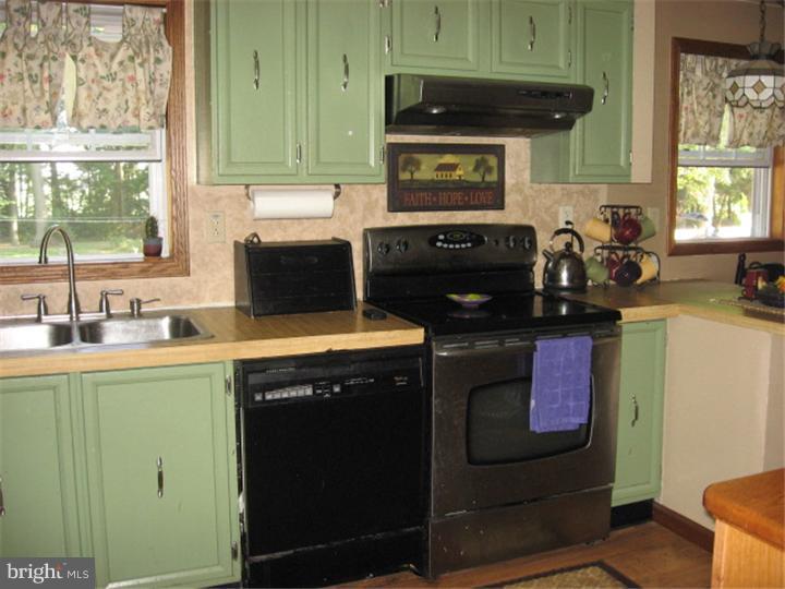 44 Garrison Road Elmer, NJ 08318 - Photo 8 of 25 Kitchen