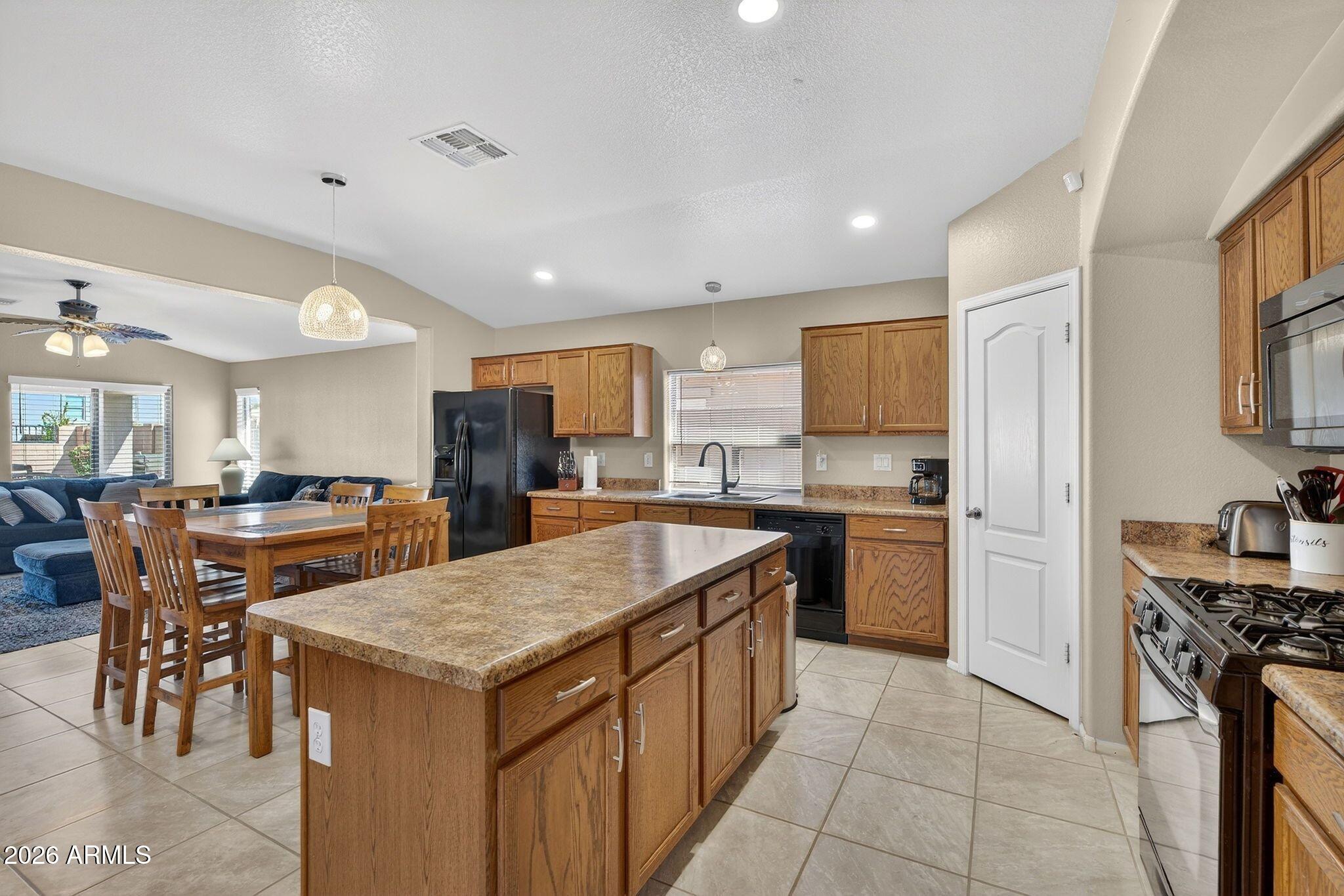 29207 North Mountain View Road San Tan Valley, AZ 85143 - Photo 2 of 40 002_14-web-or-mls-38n_mountain_view_rd_6