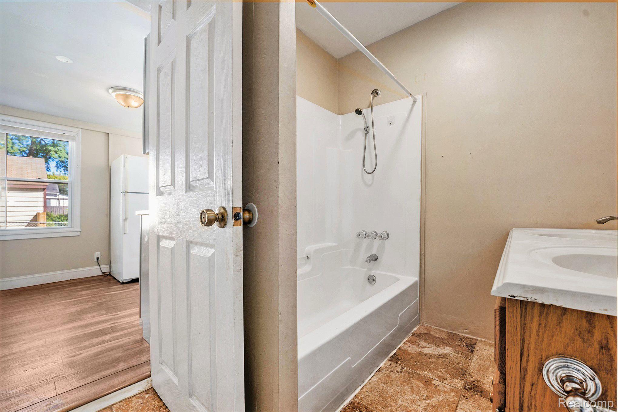 3067 South Adams Road Rochester, MI 48309 - Photo 26 of 33