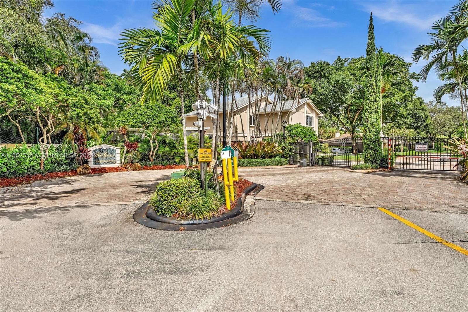 71 Ivy Road Hollywood, FL 33021 - Photo 57 of 69 Gallery Image 57