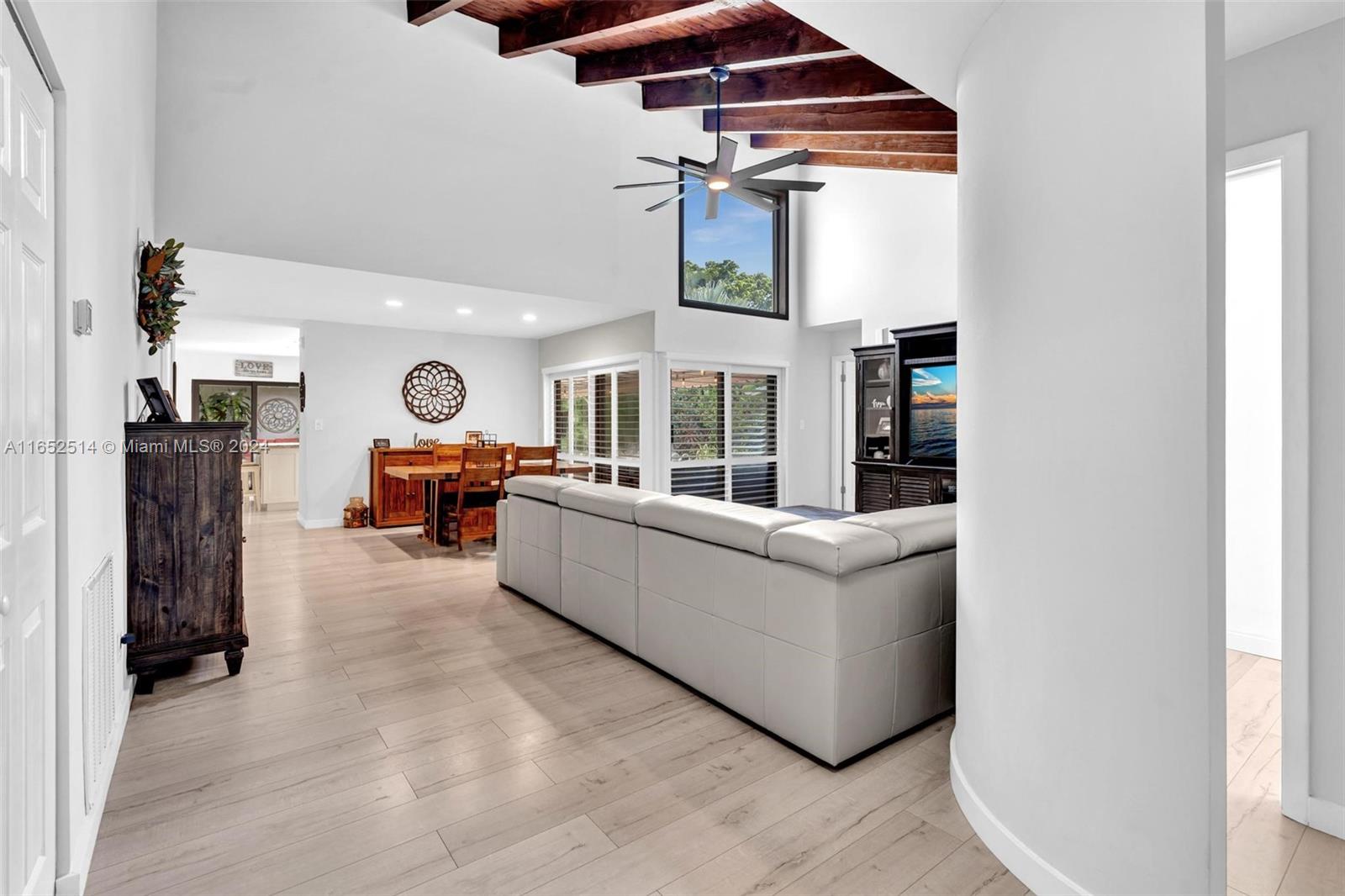 71 Ivy Road Hollywood, FL 33021 - Photo 9 of 69 Gallery Image 9