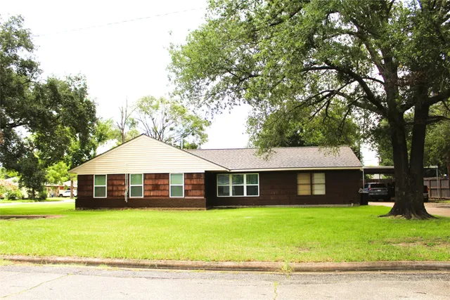 $279,999 | 1800 Leggett Drive, Galena Park, TX 77547