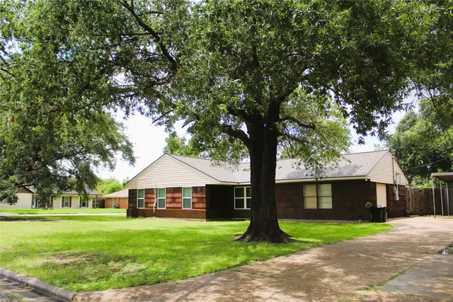 $279,999 | 1800 Leggett Drive, Galena Park, TX 77547