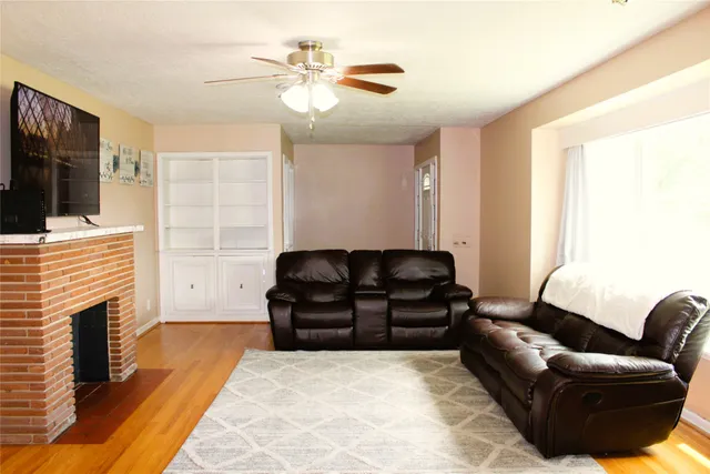 $279,999 | 1800 Leggett Drive, Galena Park, TX 77547