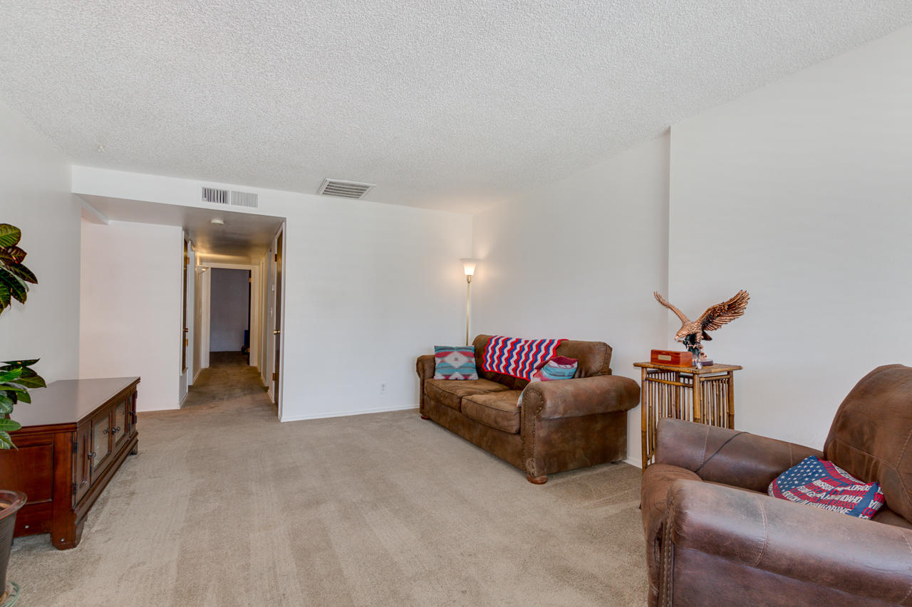 2205 North Recker Road Mesa, AZ 85215 - Photo 5 of 31 Entry