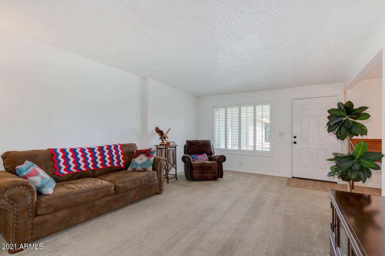 2205 North Recker Road Mesa, AZ 85215 - Photo 6 of 31 Living