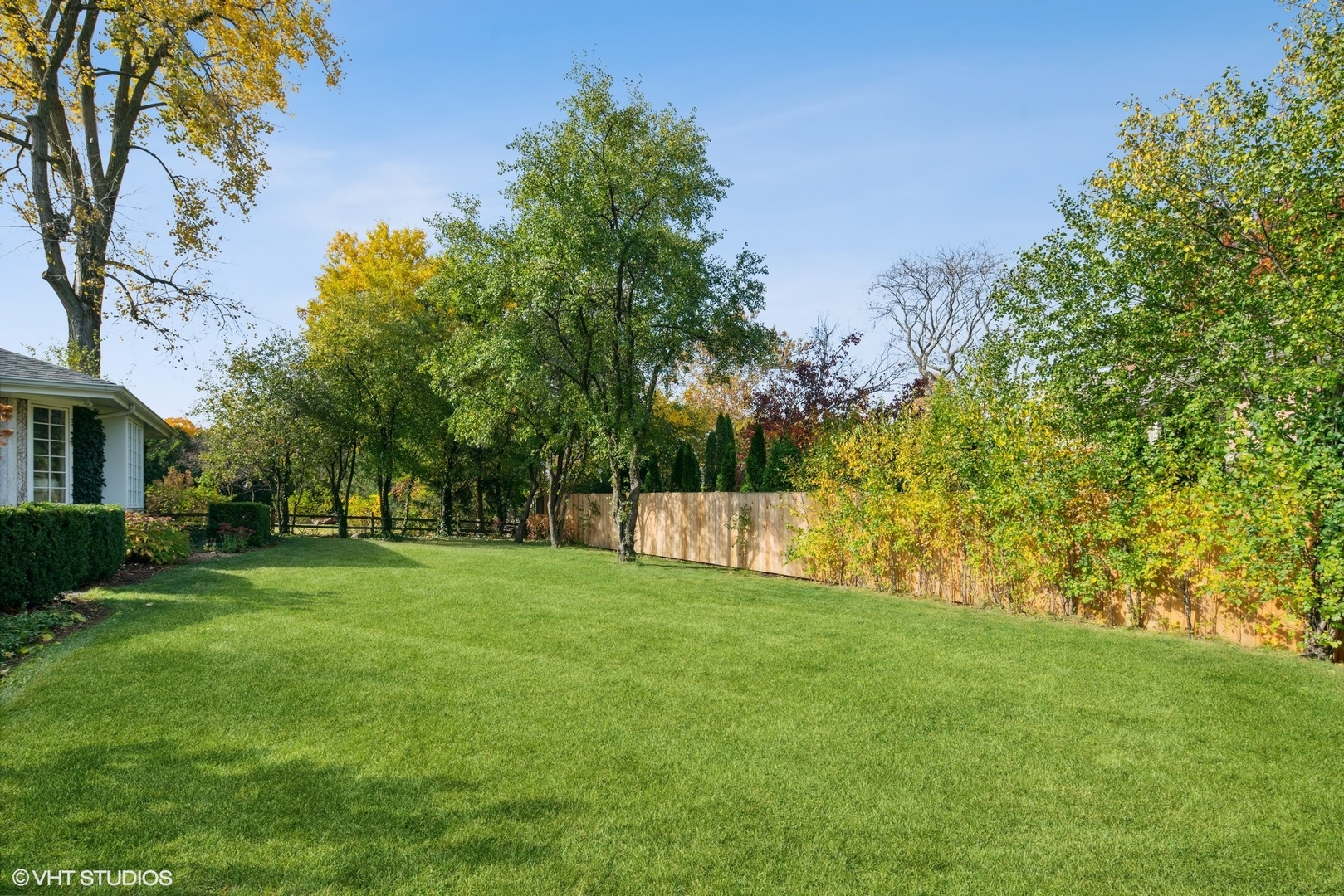 1224 Ridgewood Drive Northbrook, IL 60062 - Photo 31 of 34 a view of a yard with an trees