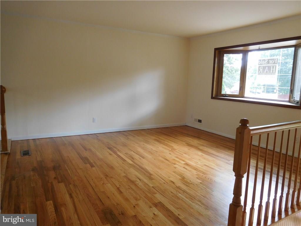 55 Darien Road Howell, NJ 07731 - Photo 14 of 36