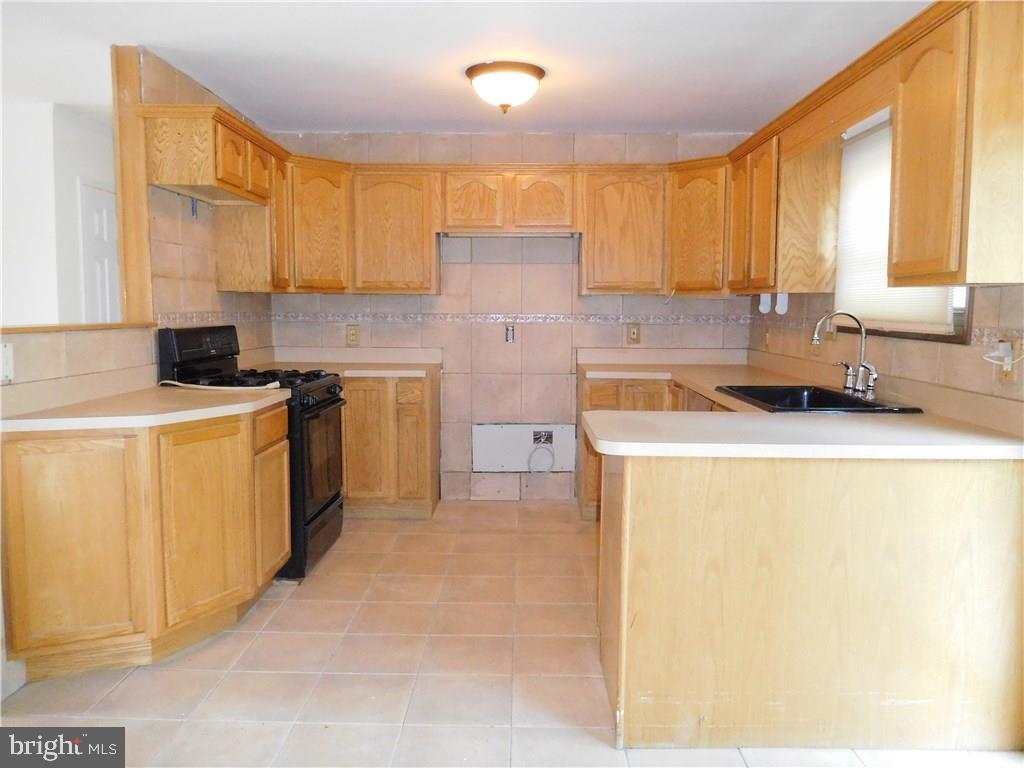 55 Darien Road Howell, NJ 07731 - Photo 16 of 36