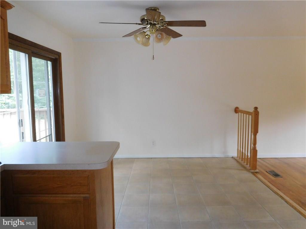 55 Darien Road Howell, NJ 07731 - Photo 18 of 36