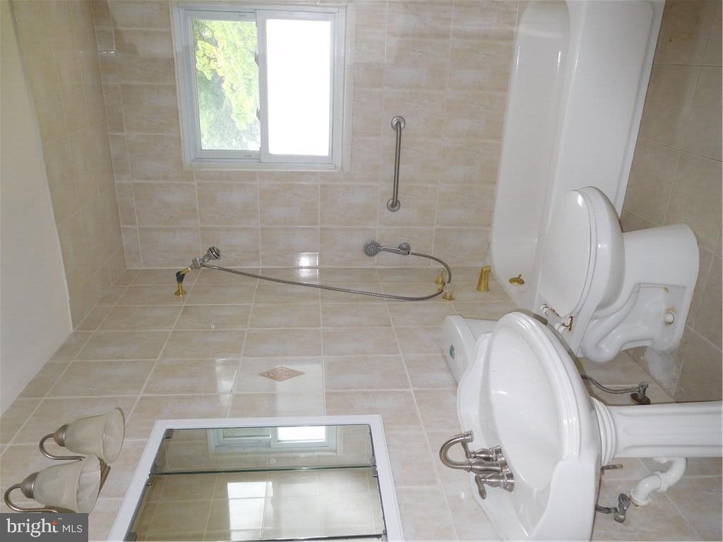 55 Darien Road Howell, NJ 07731 - Photo 20 of 36
