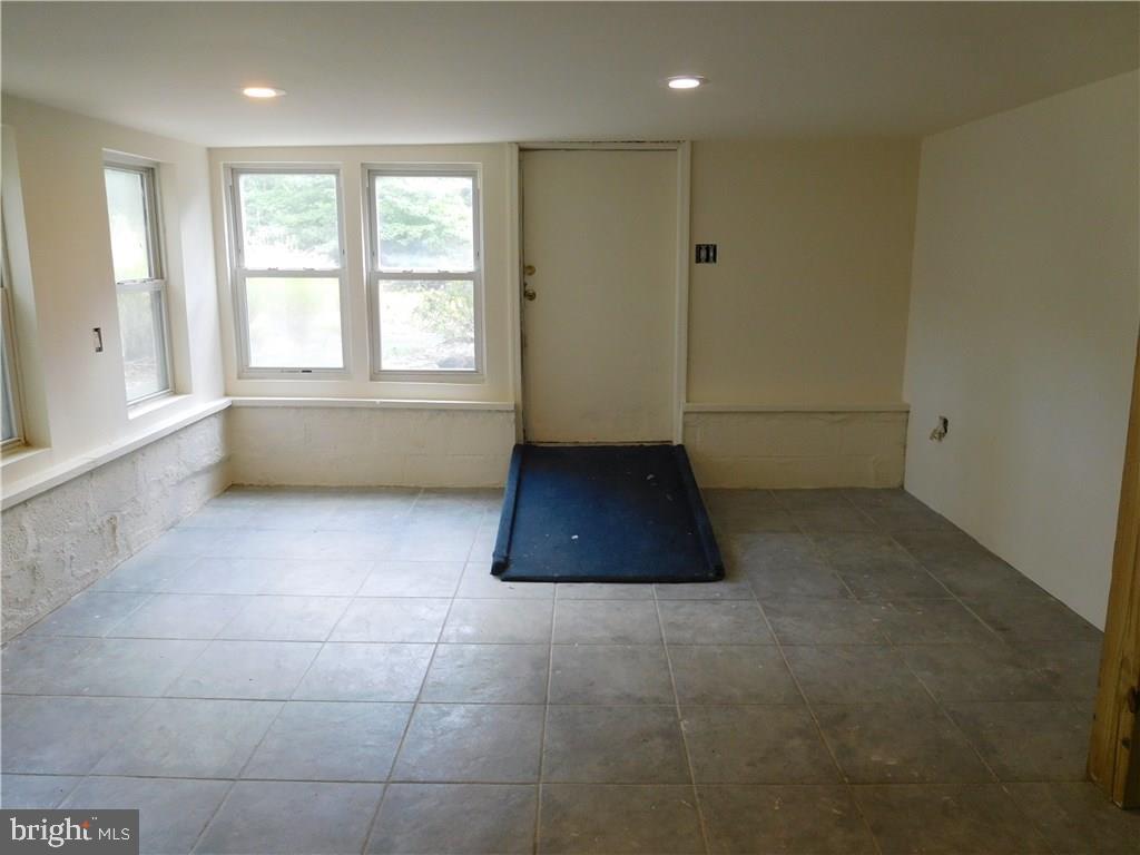 55 Darien Road Howell, NJ 07731 - Photo 30 of 36