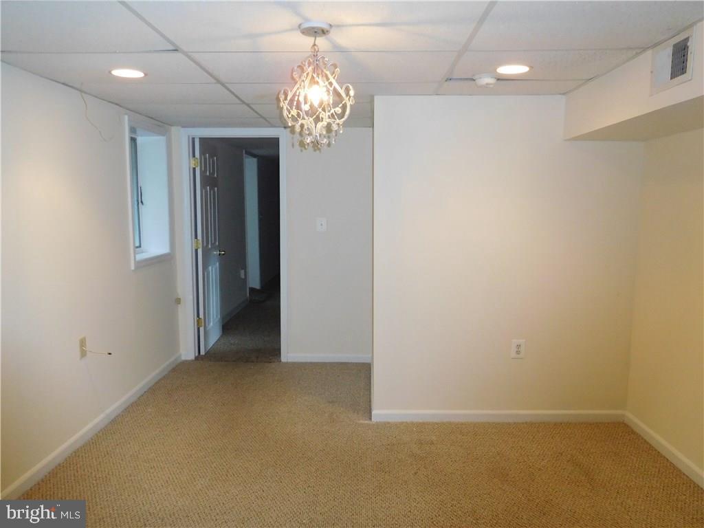 55 Darien Road Howell, NJ 07731 - Photo 32 of 36