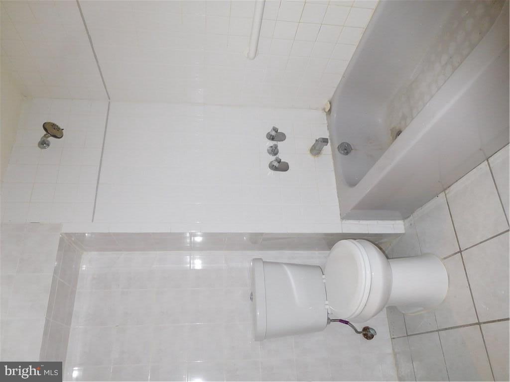 55 Darien Road Howell, NJ 07731 - Photo 33 of 36