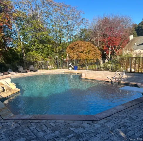 $1,799,900 | 37 Peppermill Lane, Dix Hills, NY 11746