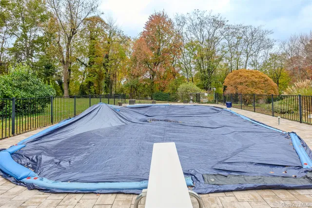 $1,799,900 | 37 Peppermill Lane, Dix Hills, NY 11746