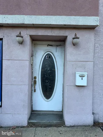 a close up view of a washer and dryer