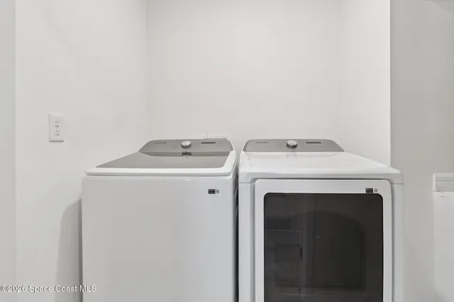 a view of a garage room