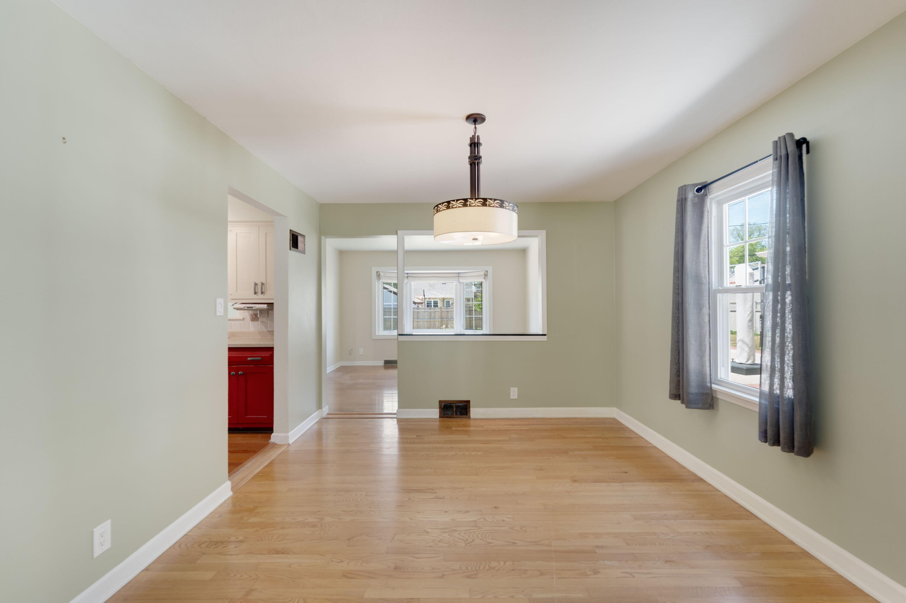 5639 North Bay Ridge Avenue Whitefish Bay, WI 53217 - Photo 8 of 17 Dining Room