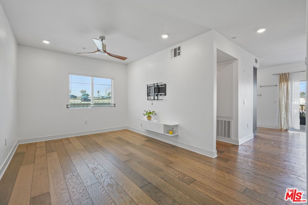 2974 Ripple Place, Unit 202 Los Angeles, CA 90039 - Photo 6 of 32 Gallery Image 6