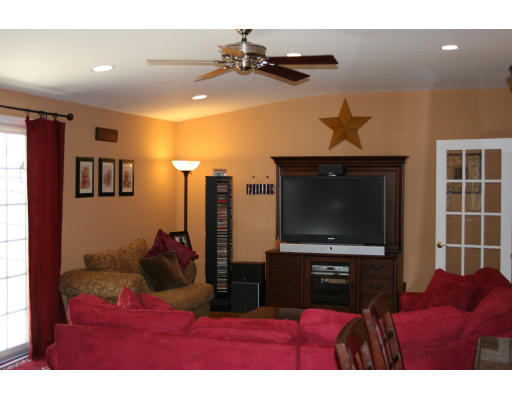 20 Seward Road Stoneham, MA 02180 - Photo 10 of 30 Gallery Image 10