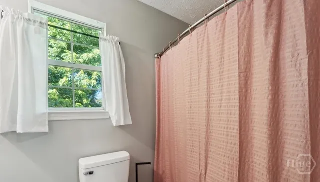 $2,400 | 520 Falcon Drive, Richmond Hill, GA 31324