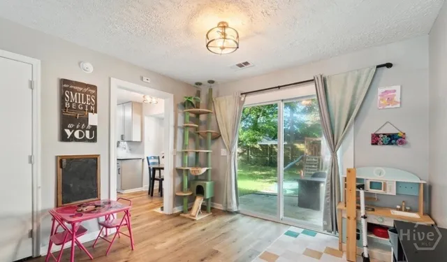 $2,400 | 520 Falcon Drive, Richmond Hill, GA 31324