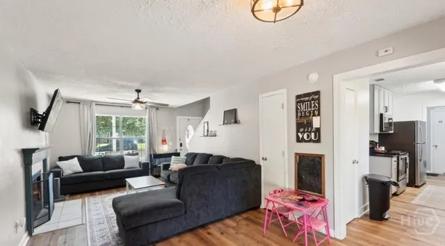 $2,400 | 520 Falcon Drive, Richmond Hill, GA 31324