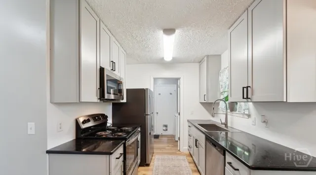 $2,400 | 520 Falcon Drive, Richmond Hill, GA 31324