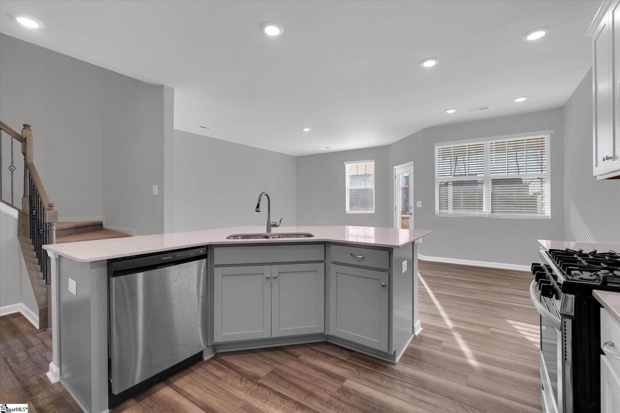 305 East Compass Way Easley, SC 29640 - Photo 6 of 28