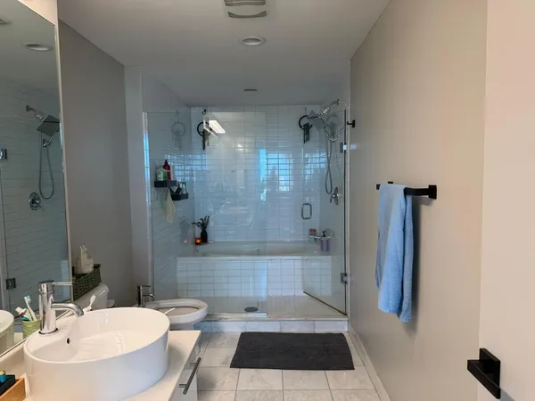 $3,580 | 888 Biscayne Boulevard, Unit 1611, Miami, FL 33132