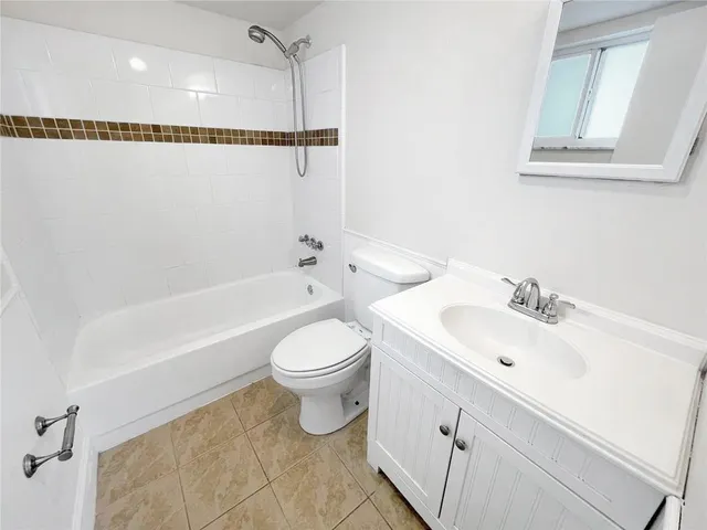 $1,995 | 1400 Northeast 54th Street, Unit 208, Fort Lauderdale, FL 33334