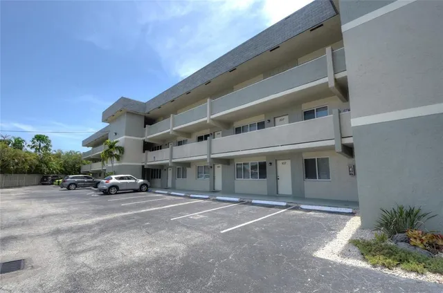 $1,995 | 1400 Northeast 54th Street, Unit 208, Fort Lauderdale, FL 33334