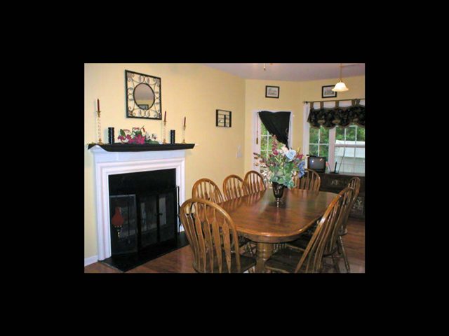 423 Summergreen Way Greenville, SC 29607 - Photo 4 of 16 Gallery Image 4