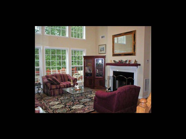 423 Summergreen Way Greenville, SC 29607 - Photo 5 of 16 Gallery Image 5