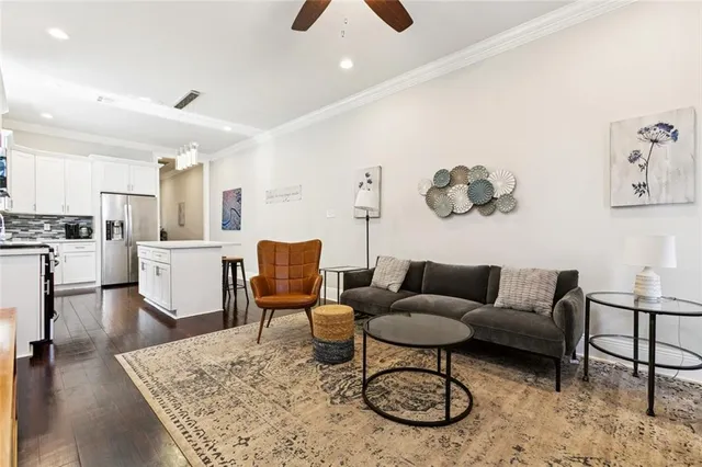 $2,000 | 2106 Marais Street, New Orleans, LA 70116