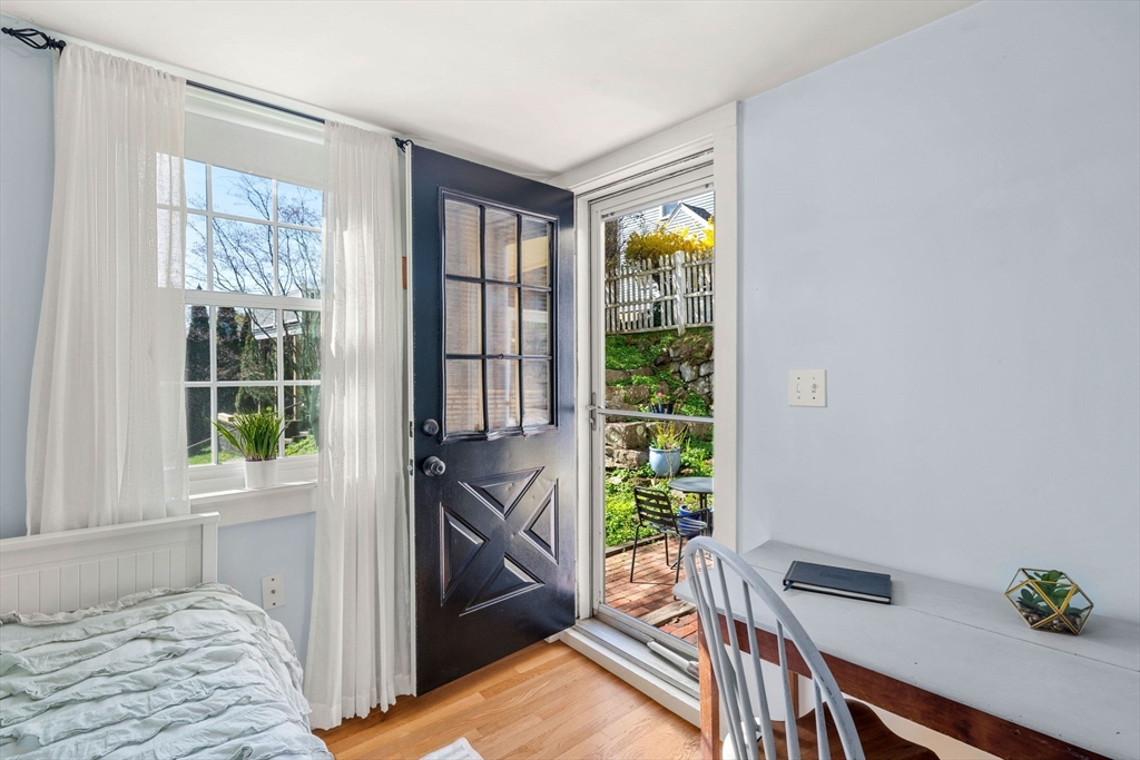 40 R Prospect Street, Unit 3 Marblehead, MA 01945 - Photo 23 of 34