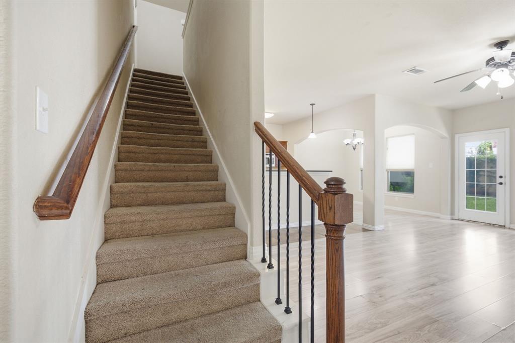 237 Corinna Court Hurst, TX 76053 - Photo 18 of 32