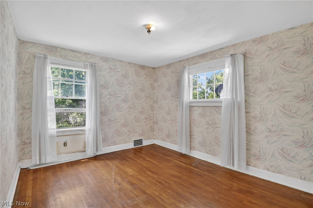 927 Englewood Road Cleveland Heights, OH 44121 - Photo 31 of 37