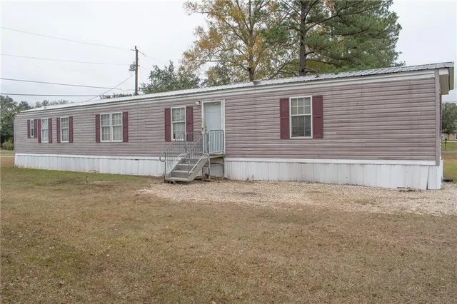 $850 | 13225 Old Genessee Road, Unit 2, Tickfaw, LA 70466